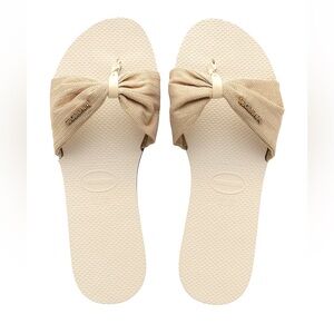 You St. Tropez Shine Sandal in Beige
Havaianas